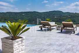 Oaza mira u Istri,Villa sa bazenom,20.000 m2 okućnice, Cerovlje, Casa