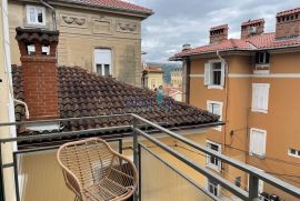 Opatija, u centru, etaža od 97 m2 na 1 katu, 2 balkona, Opatija, Appartment