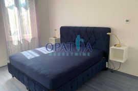 Opatija, u centru, etaža od 97 m2 na 1 katu, 2 balkona, Opatija, Kвартира