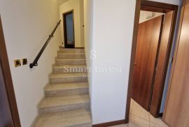 LOVRAN, iznajmljuje se stan od 85 m2, Lovran, Appartement