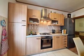 Crikvenica - Stan u prizemlju s terasom, Crikvenica, Apartamento