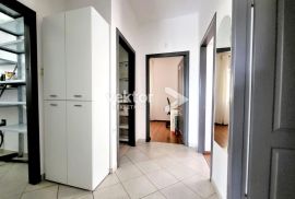 Zamet, uređen i namješten stan s okućnicom, Rijeka, Appartement