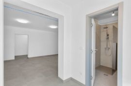 Stan u prizemlju s terasom i dvorištem, Poreč, Istra, Poreč, Apartamento