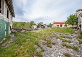 Kamena kuća s pomoćnim objektom i garažom, Svetvinčenat, Istra, Svetvinčenat, Ev