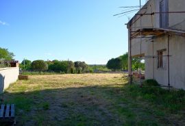 ZADAR, POLJICA BRIG - Neponovljiva prilika! Stambeno-poslovna zgrada s ogromnim dvorištem., Nin, Kuća