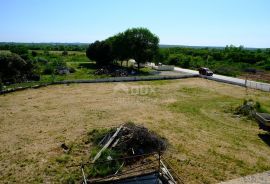 ZADAR, POLJICA BRIG - Neponovljiva prilika! Stambeno-poslovna zgrada s ogromnim dvorištem., Nin, Maison