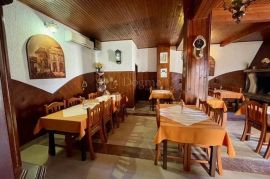 Kuća, s restoranom u prizemlju, u centru Buja, Buje, House