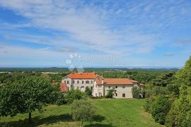 VILA S BAZENOM I POGLEDOM NA MORE, Kanfanar, Kuća