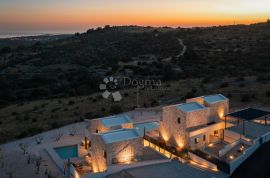 ROGOZNICA- PREDIVNA KAMENA VILLA S POGLEDOM NA MORE, Rogoznica, Σπίτι