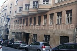 Jedinstven mali salonac Studentski trg, Stari Grad, Appartement