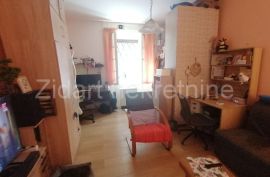 Jedinstven mali salonac Studentski trg, Stari Grad, Appartment