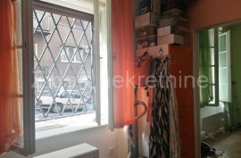 Jedinstven mali salonac Studentski trg, Stari Grad, Appartment