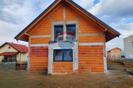 NOVI DOM U OROSLAVJU: 200M², SAVRŠENA LOKACIJA!, Oroslavje, House