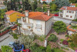 OPATIJA - prekrasna vila 200 metara od plaže s panoramskim pogledom na more i bogatom okućnicom, Opatija - Okolica, Famiglia