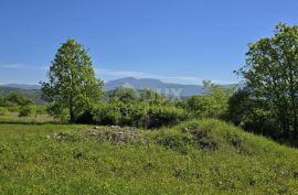 ISTRA, PIĆAN - Zemljište s građevinskom dozvolom i otvorenim pogledom na Učku, Pićan, Terreno