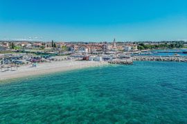 Trosoban stan u prizemlju, parking, centar, Fažana, Fažana, شقة