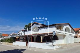 Vir - Restoran + stambeni objekt 361m2! Novo u ponudi! 399000€, Vir, Дом