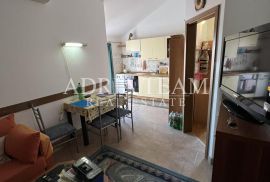 PREUREĐENI APARTMAN NA 2. KATU S POGLEDOM NA MORE - POVLJANA, PAG, Povljana, Appartment