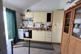 AKCIJA!!!PREUREĐENI APARTMAN NA 2. KATU S POGLEDOM NA MORE - POVLJANA, PAG, Povljana, Appartamento