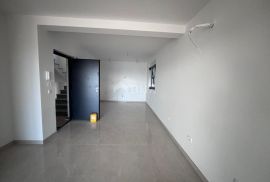 ŠIBENIK, ROGOZNICA - Stan u blizini plaže, Rogoznica, Appartement