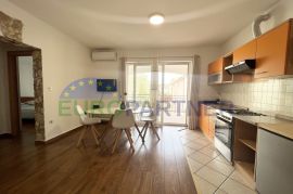 Istra, Novigrad, prekrasan stan na drugom katu manje stambene zgrade, Novigrad, Appartement