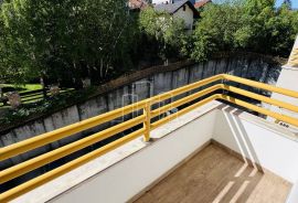 Vrhunski četverosoban stan Grbavica najam, Novo Sarajevo, Apartamento