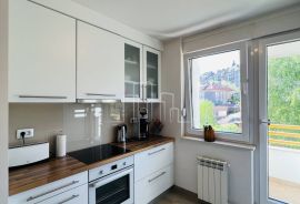 Vrhunski četverosoban stan Grbavica najam, Novo Sarajevo, Wohnung