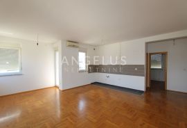 Sesvete - Sesvetski kraljevec  Odličan 3-sobni stan 64m2, Sesvete, Appartment