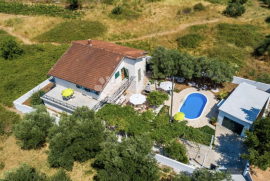 Pelješac - Predivna kuća za odmor s bazenom, Ston, Casa