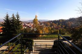 Jedinstvena vila u centru iznad Samobora, Samobor, House