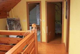 Prodaja kuće u Vratima 99 m2   P+1, Fužine, Maison