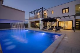 Moderna villa na prodaju, Loborika, Istra, Marčana, Maison