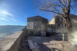 Buzet kamena starina sa pogledom velikog potencijala!, Buzet, Σπίτι