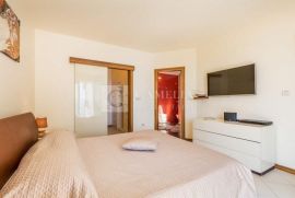 Opatija Punta Kolova Penthouse sa senzacionalnim pogledom, Opatija, Flat