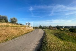 Istra Roč sjajno građevinsko zemljište sa građevinskom dozvolom!, Buzet, Terrain