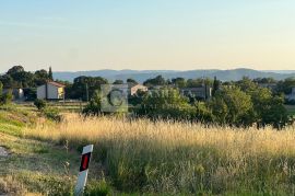 Istra Roč sjajno građevinsko zemljište sa građevinskom dozvolom!, Buzet, Terrain