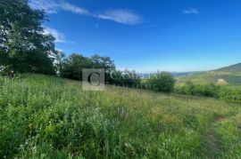 Istra okolica Motovuna zemljište sa senzacionalnim pogledom!, Karojba, Zemljište