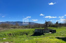 Istra izuzetno šarmantno imanje 40 000 m2 sa kamenom starinom !, Kršan, Land