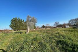 Istra vrhunsko zemljište sa građevinskom dozvolom 7 km od mora!, Marčana, Terrain