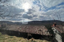 Istra Hum kamena kuća sa okučnicom!, Buzet, House