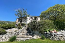 Istra okolica Roča predivno imanje sa kamenom kućom!, Buzet, Famiglia