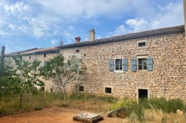 Istra okolica Višnjana izuzetno šarmantna kamena kuća!, Višnjan, House