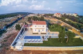 Mediterranes Steinhaus mit Pool und Meerblicken in ruhiger Umgebung!, Pag, Maison