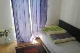 ZADAR, ZATON - Dvoetažni stan, 200m od mora, Nin, Appartment