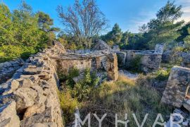 Kamene kuće u blizini Basine, Stari Grad, Maison