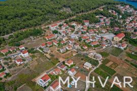 Povoljno građevinsko zemljište Pelinje, Jelsa, Arazi