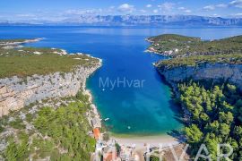 Građevinsko zemljište u uvali Pokrivenik, Jelsa, Land