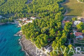 Građevinsko zemljište sa pogledom na more u Zavali, Jelsa, Land