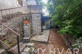 Kamena kuća u Vrboskoj, Jelsa, Ev