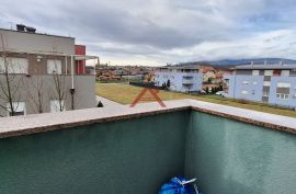 Oporovec, 3 - sobni stan 56m2 + 20 m2 terase, garaža i vajsko parkirno mjesto, Gornja Dubrava, Flat